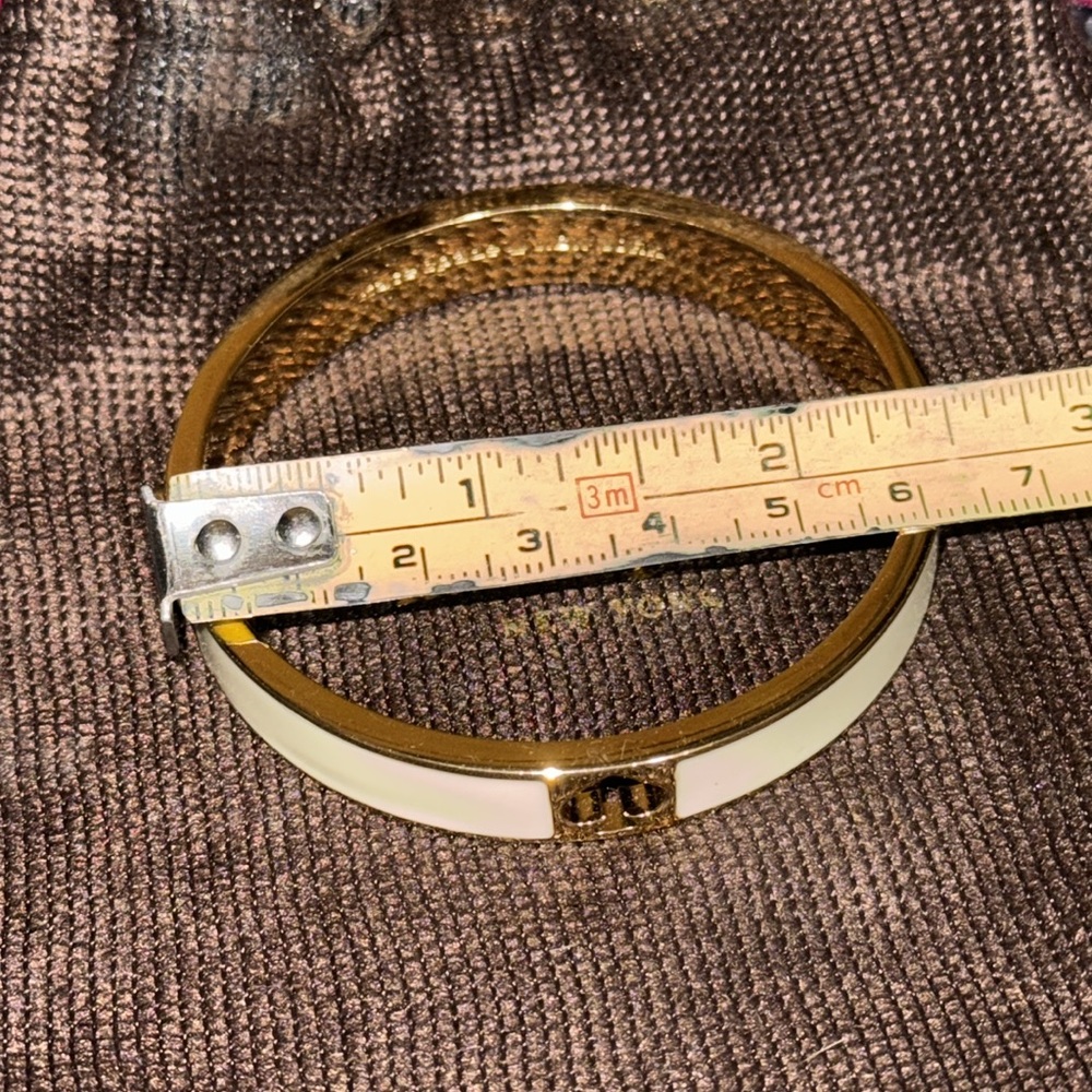 Excellent use condition- like new - Kate Spade Bangle
2.5” diameter - Picture 4 of 5